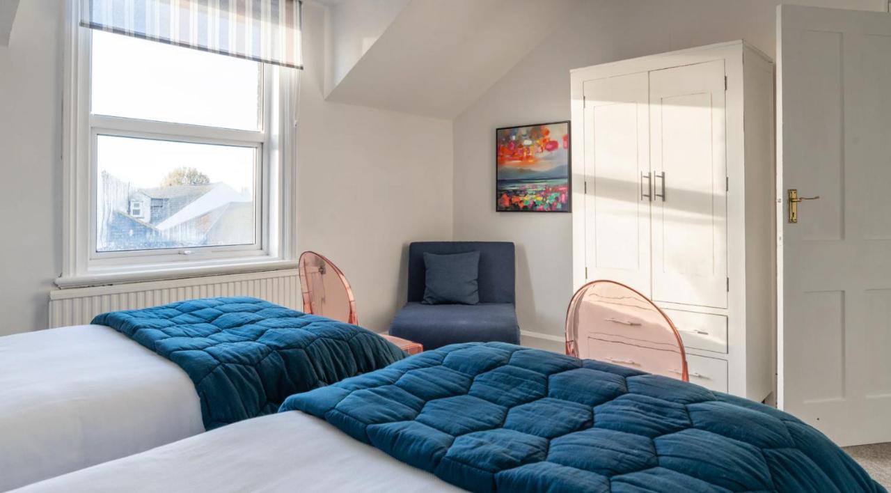 Tranquil Beachfront Beautiful 2-Bed Apartment Deal Bagian luar foto